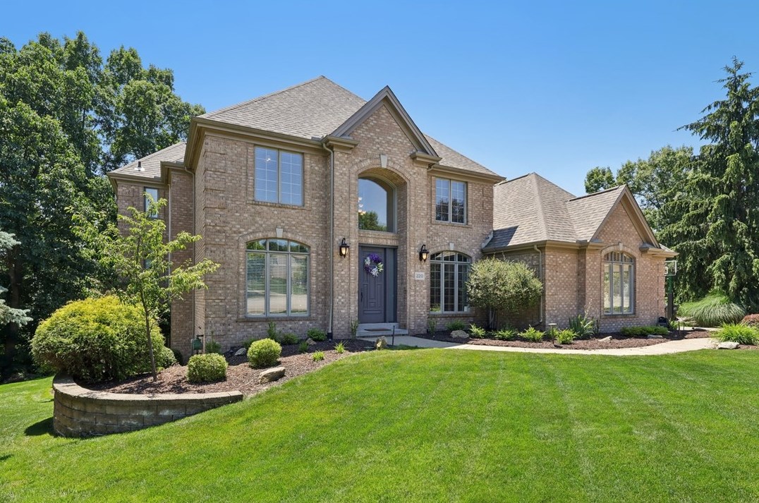220 Chesapeake Dr, Gibsonia, PA 15044
