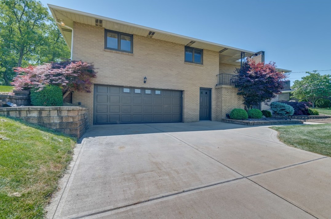 130 Moger Dr South, Washington, PA 15301