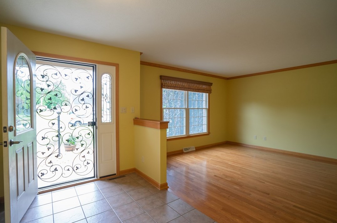 2517 Monsour Dr, New Castle, PA 16101