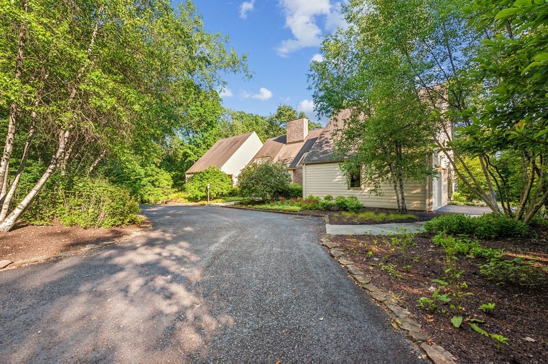 290 Matson Rd, Ligonier, PA 15658-2301