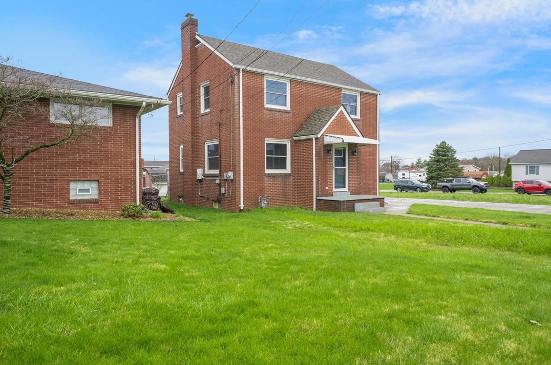 1709 Wood St, Latrobe, PA 15650