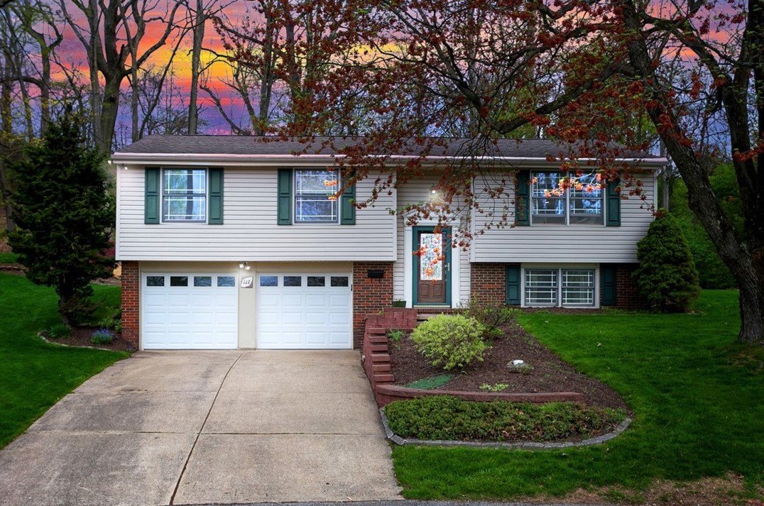 112 Summerhill Ln, Trafford, PA 15085