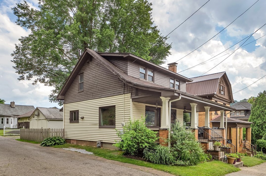 710 6th St, New Brighton, PA 15066