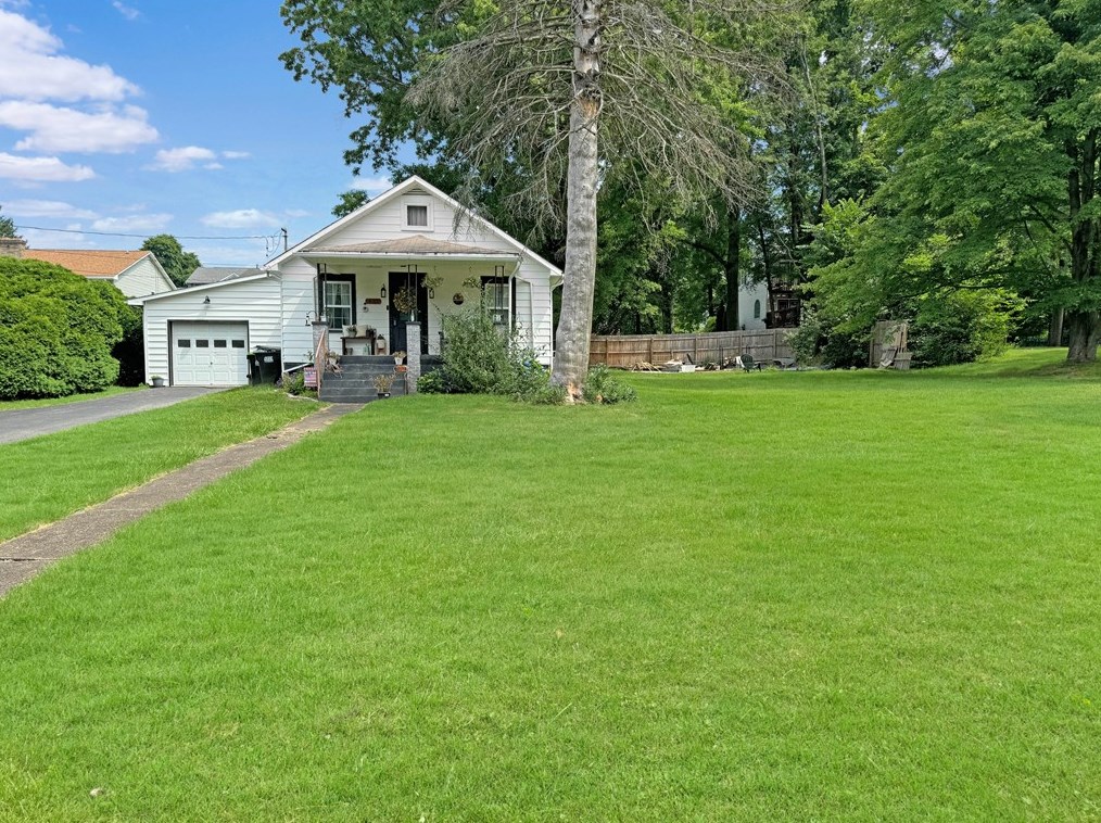 427 Lawnview Ave, New Castle, PA 16105