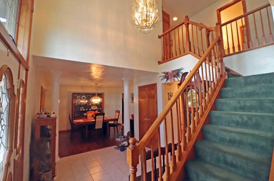 609 Rembrandt Cir, North Huntingdon, PA 15642