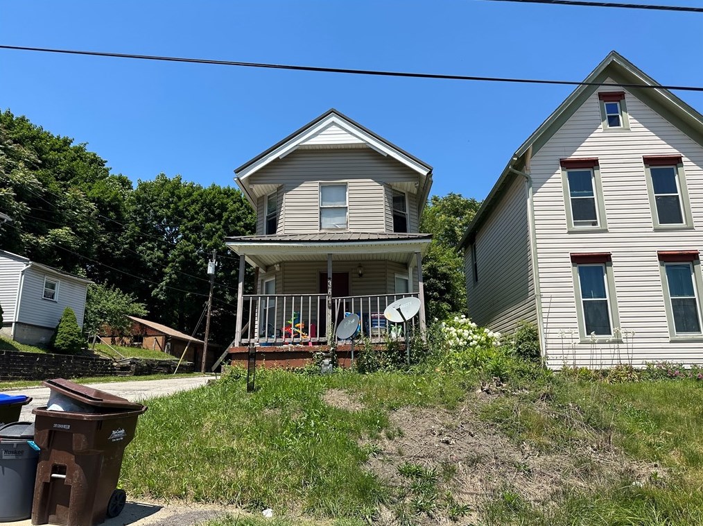 364 Ellsworth St, Hermitage, PA 16146
