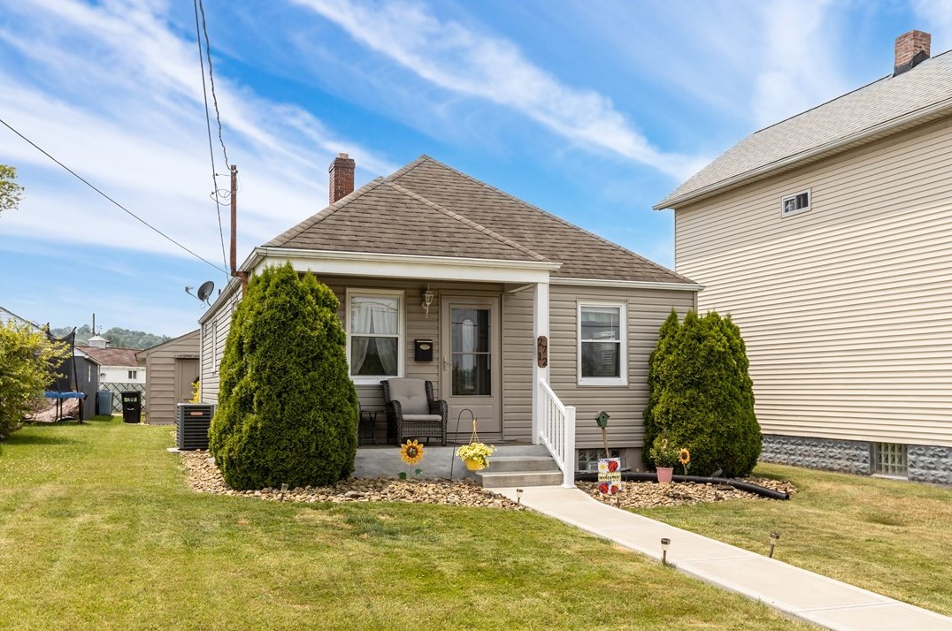 2712 C St, Mckeesport, PA 15133-2522