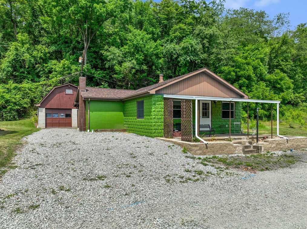 731 3rd Ave, Sutersville, PA 15083