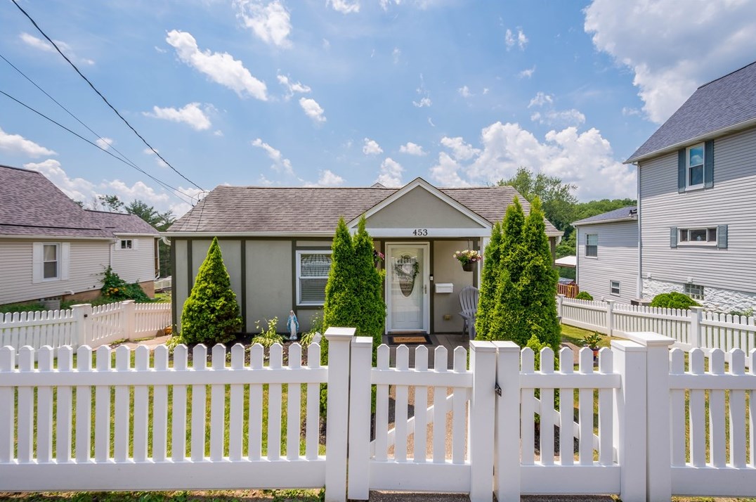 453 N Highland Ave, Noblestown, PA 15071
