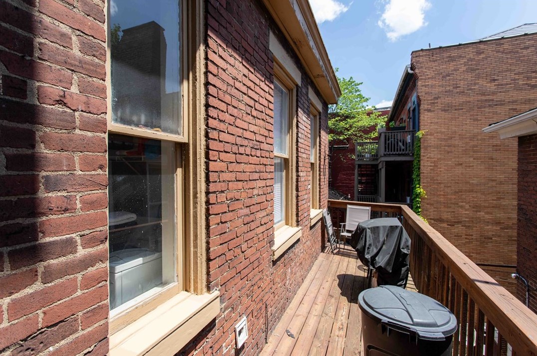 1604 Buena Vis St, Pittsburgh PA 15212-3926 exterior