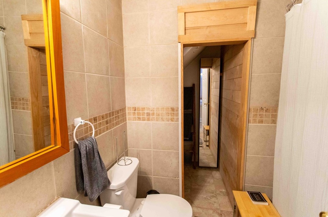 1604 Buena Vis St, Pittsburgh PA 15212-3926 exterior