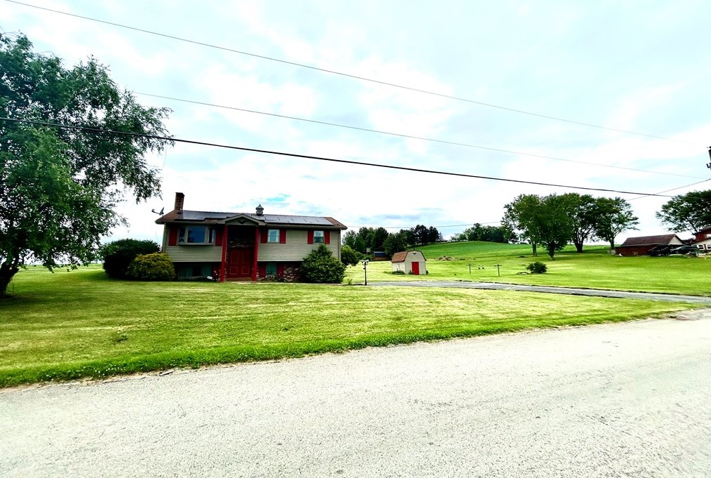 228 Taylor Rd, West Newton, PA 15089