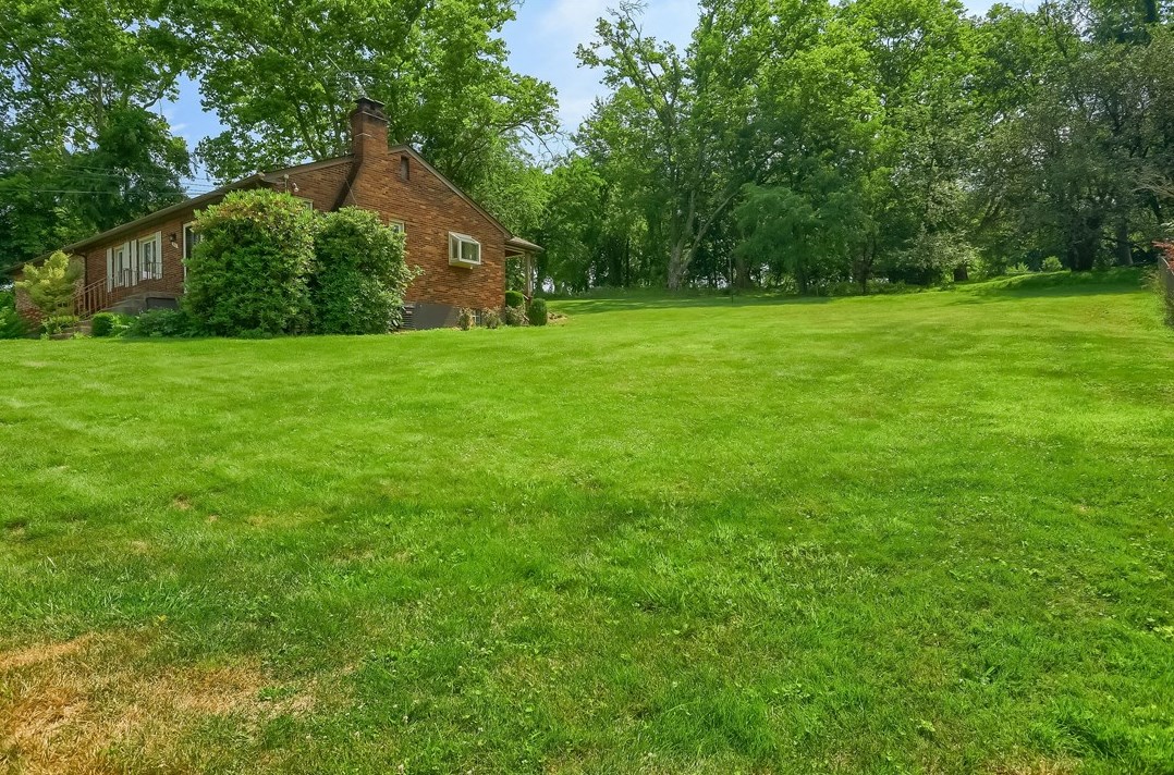 242 Churchill Rd, Turtle Creek, PA 15145