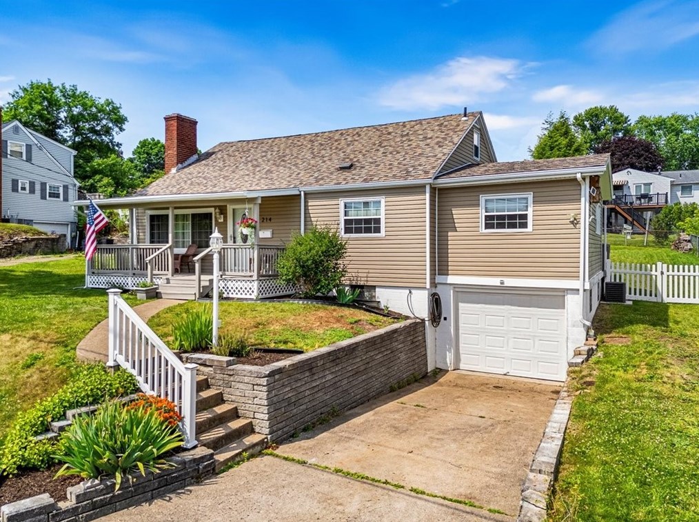 214 Fayette Ave, Noblestown, PA 15071