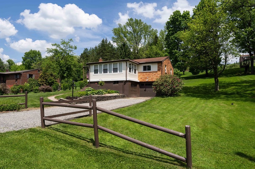 20 Betty Ln, Gibsonia, PA 15044