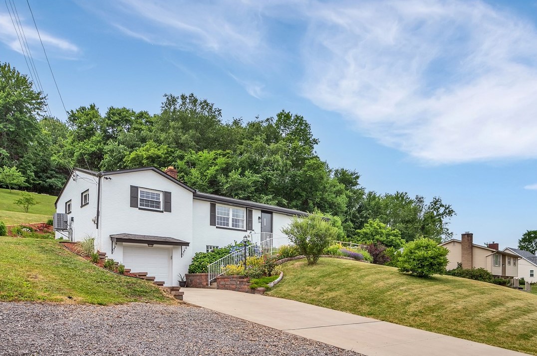 475 Orchard Ln, Freedom, PA 15042