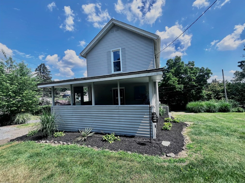 1125 Ellsworth Ave, Jeannette, PA 15644