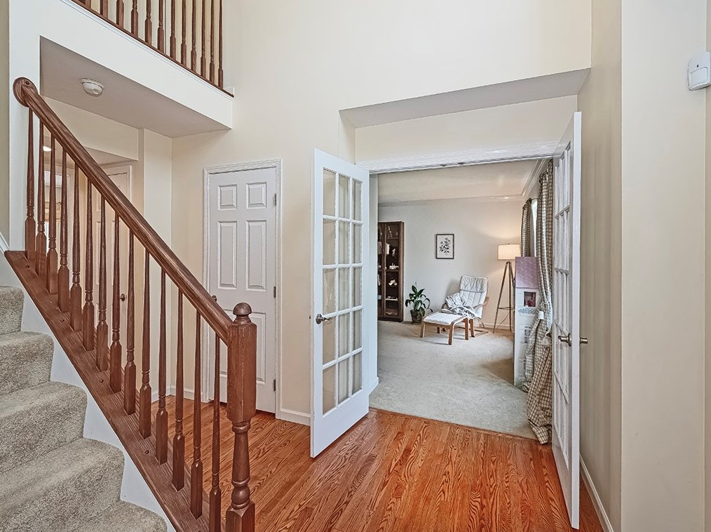 1049 Balkan Dr, Pittsburgh, PA 15239