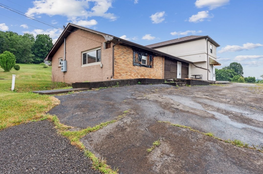 427 Markeys Rd, Ruffs Dale, PA 15679