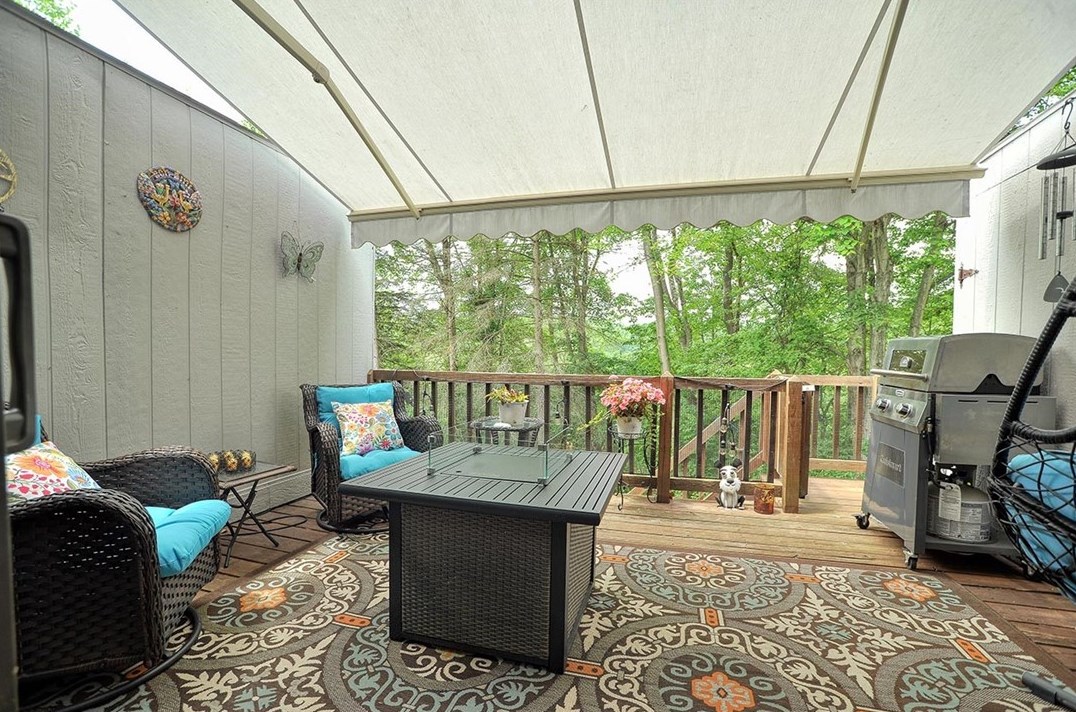 598 Carriage Cir, Pittsburgh PA 15205-1624 exterior