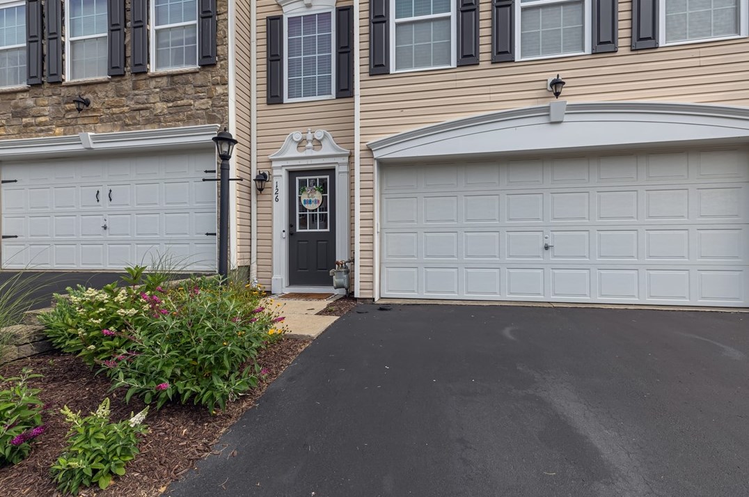 126 Cole Ct, Harmony, PA 16037