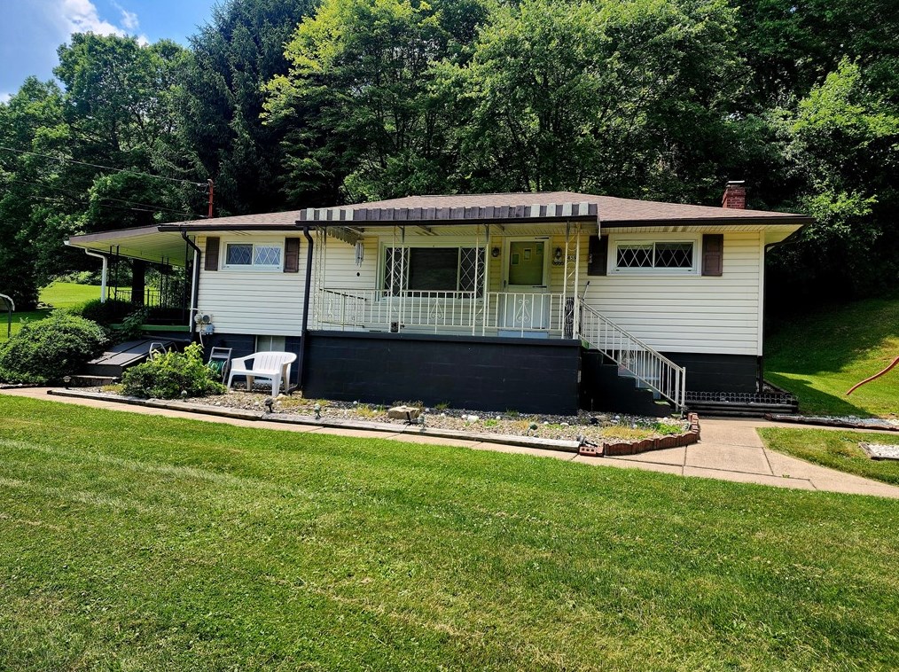 459 Smiths Ferry Rd, Midland, PA 15059