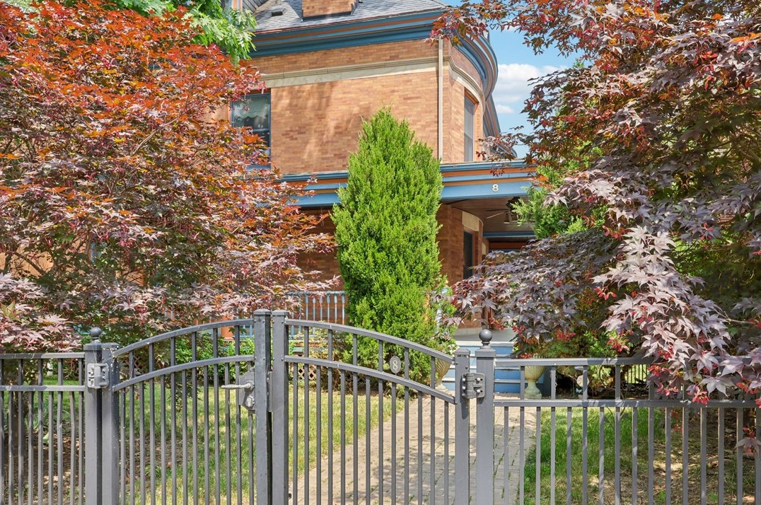8 Alice St, Pittsburgh, PA 15205