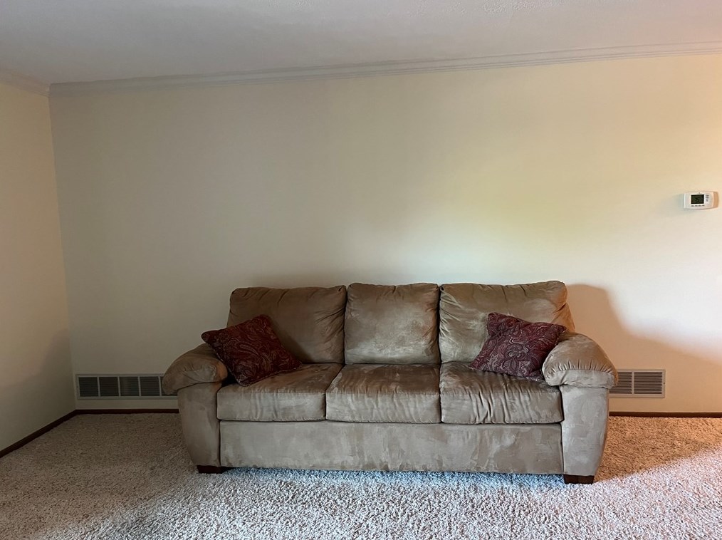 101 Woodstone Ln #18, New Kensington, PA 15068
