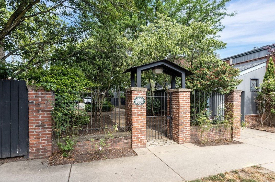 1732 Wharton St, Pittsburgh, PA 15203