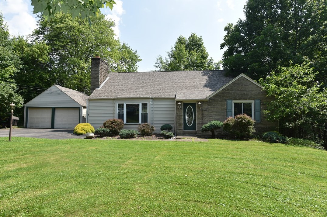 129 Upland Dr, New Castle, PA 16105