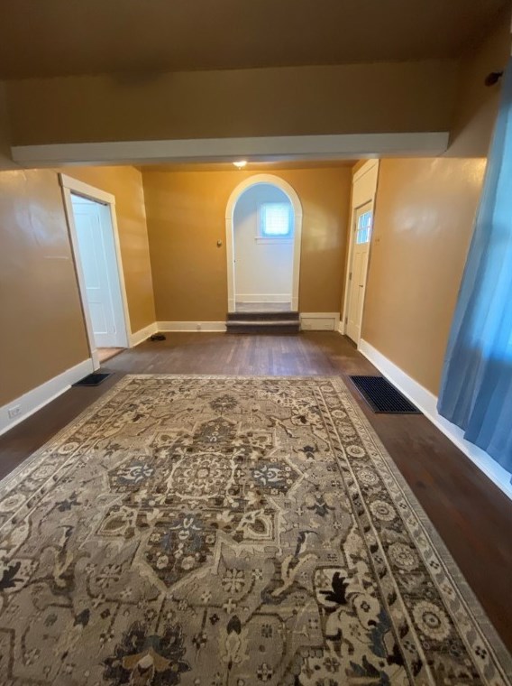 665 Ridge Ave, New Kensington, PA 15068-5513