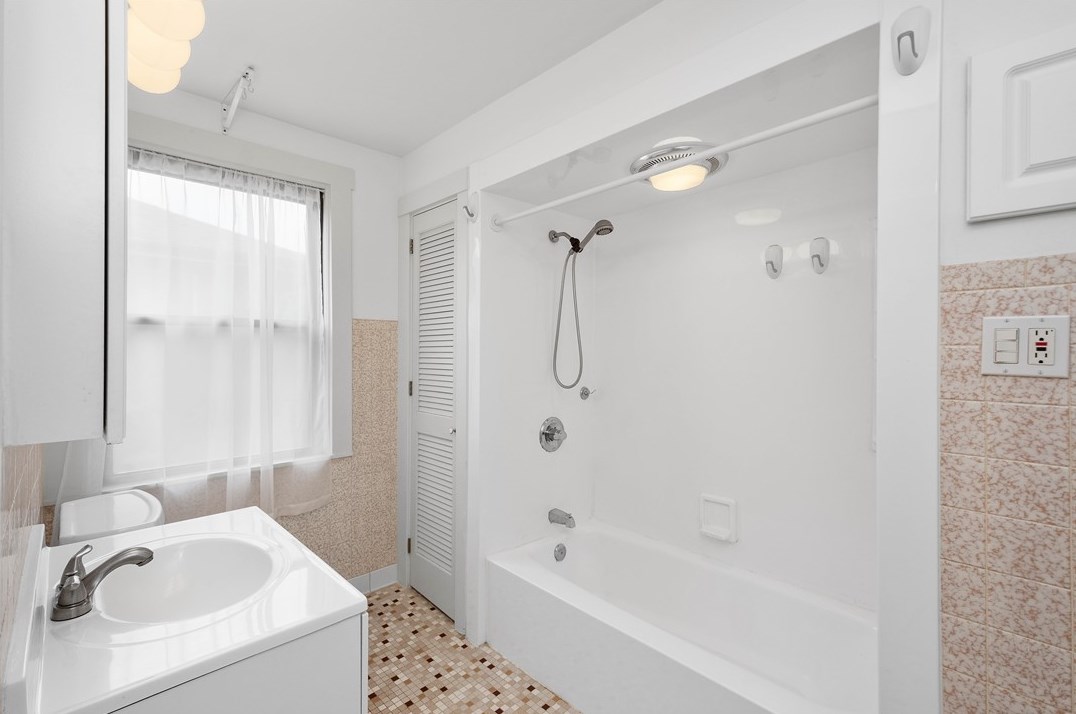 3500 Mcclure Ave, Pittsburgh PA  15212-2148 exterior