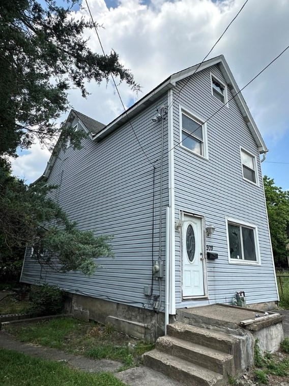 909 Blackadore, Pittsburgh, PA 15221