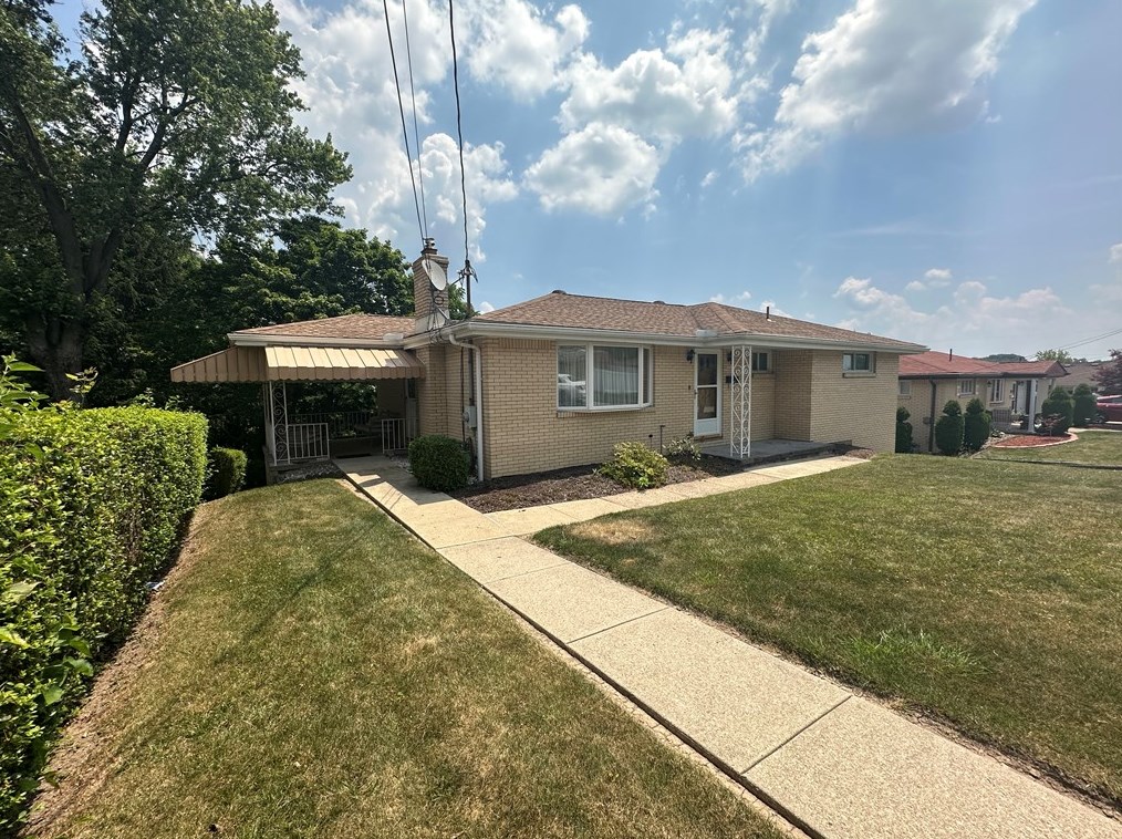 14001 Michael Dr, North Huntingdon, PA 15642