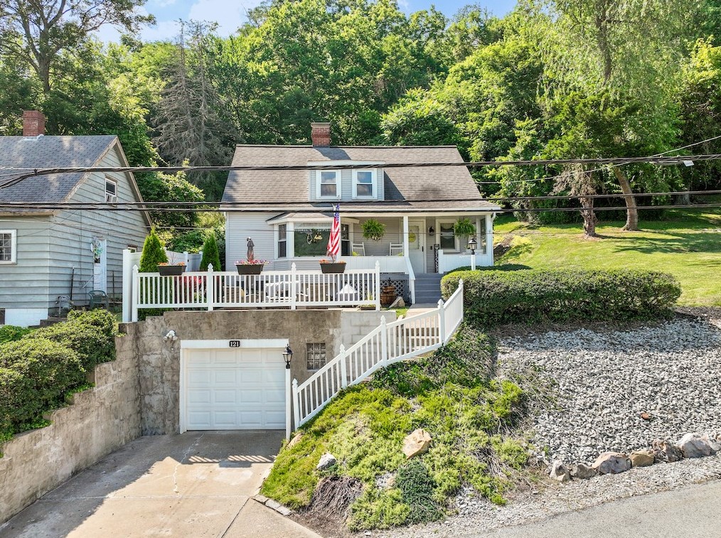 121 Walnut Ln, West Newton, PA 15089