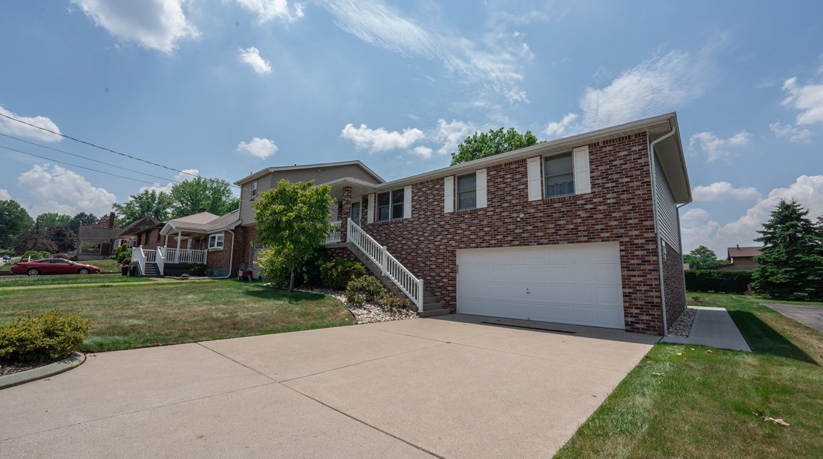 550 Kimlyn Ave, North Huntingdon, PA 15642