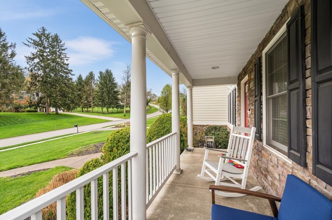 3996 Willow Creek Dr, Gibsonia, PA 15044