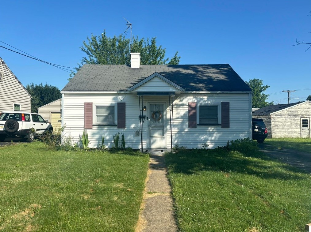 638 Carnegie Ave, Hermitage, PA 16146