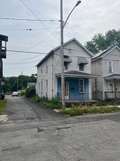 1121 8th Ave, New Brighton, PA 15066