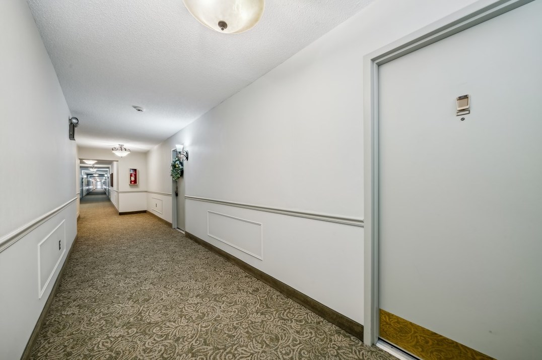 640 5th St #107, Oakmont, PA 15139