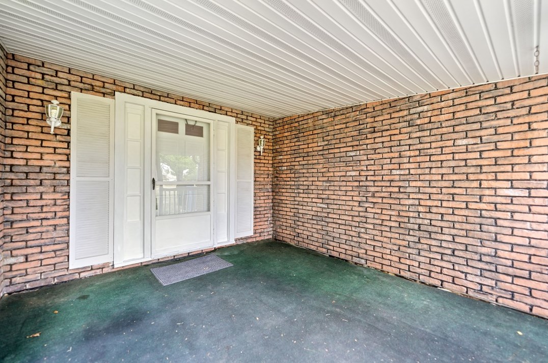 1240 Hillview Dr, North Huntingdon, PA 15642