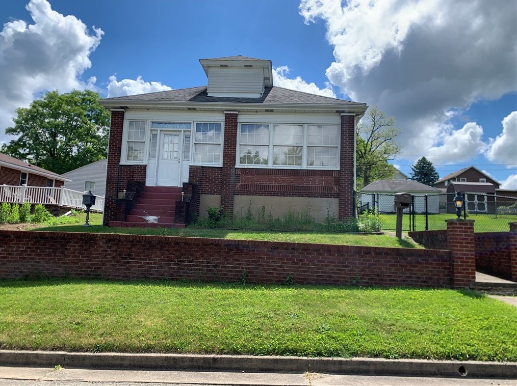 404 Washington Ave, Jeannette, PA 15644