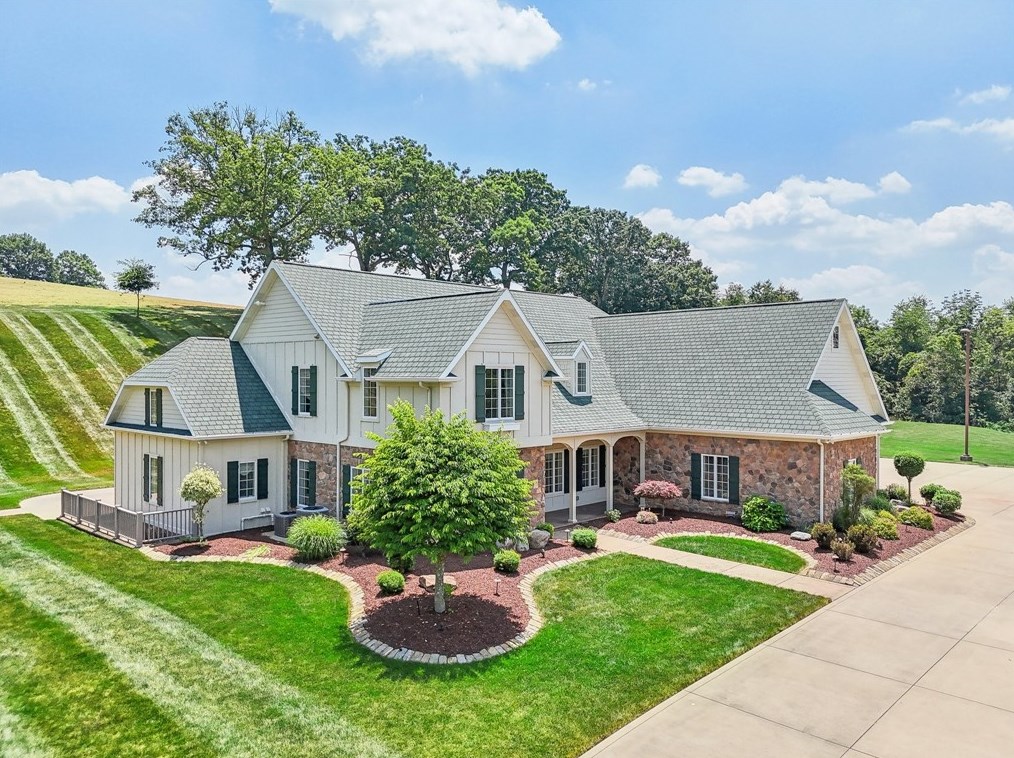 446 Dutchman Run Rd, New Kensington, PA 15068