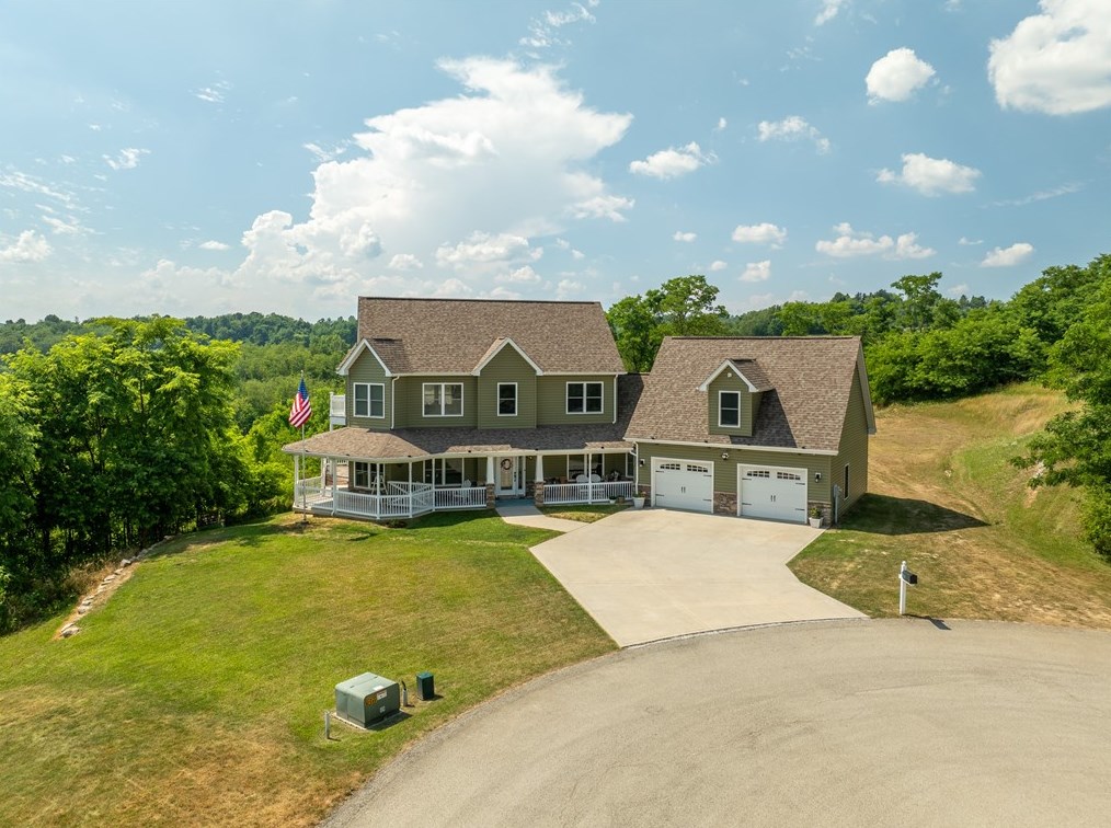 751 Janwood Dr, Latrobe, PA 15650