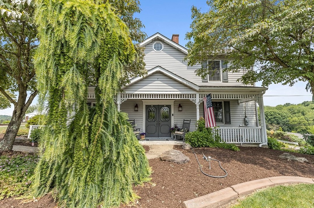 1134 Gill Hall Rd, Jefferson Hills, PA 15025