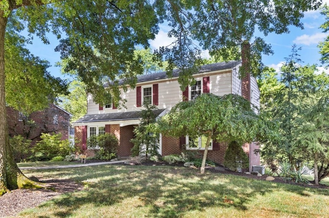 6122 Boxer Dr, Bethel Park, PA 15102-3214