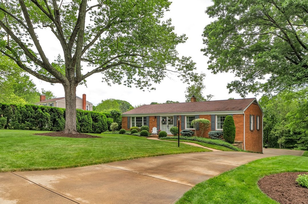 170 Edgewood Dr, Canonsburg, PA 15317-3354