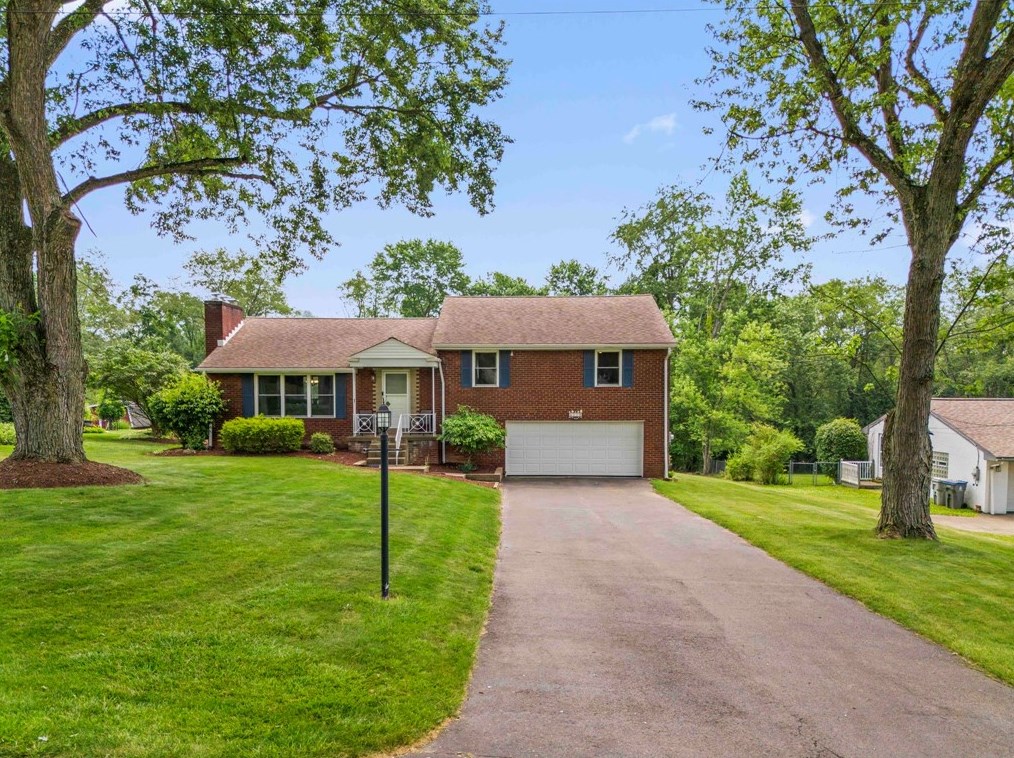 118 Sherwood Dr, Canonsburg, PA 15317