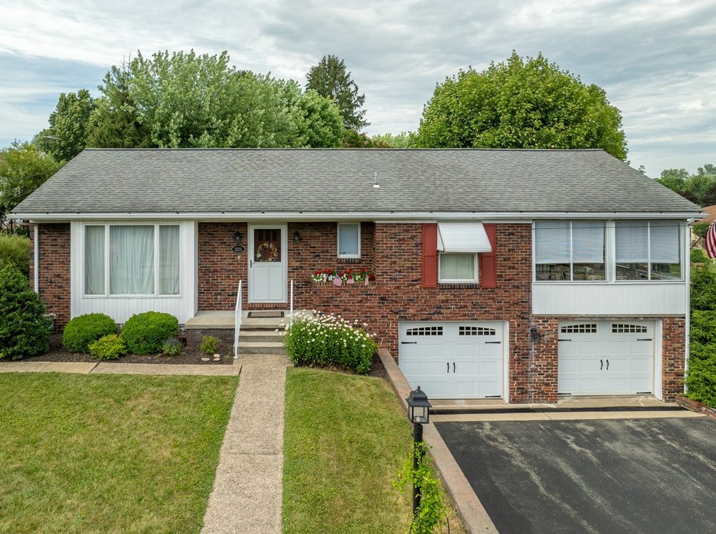 2022 Wood St, Latrobe, PA 15650