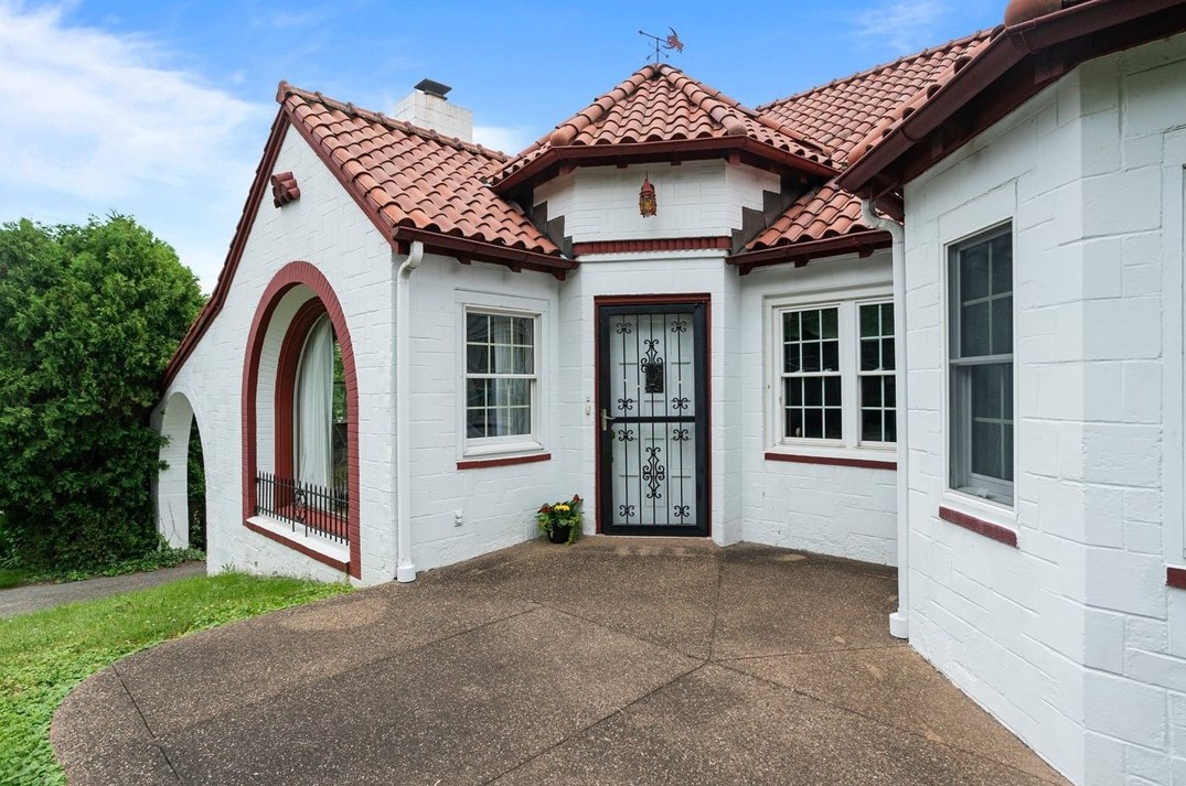 102 Wetzel Rd, Glenshaw, PA 15116